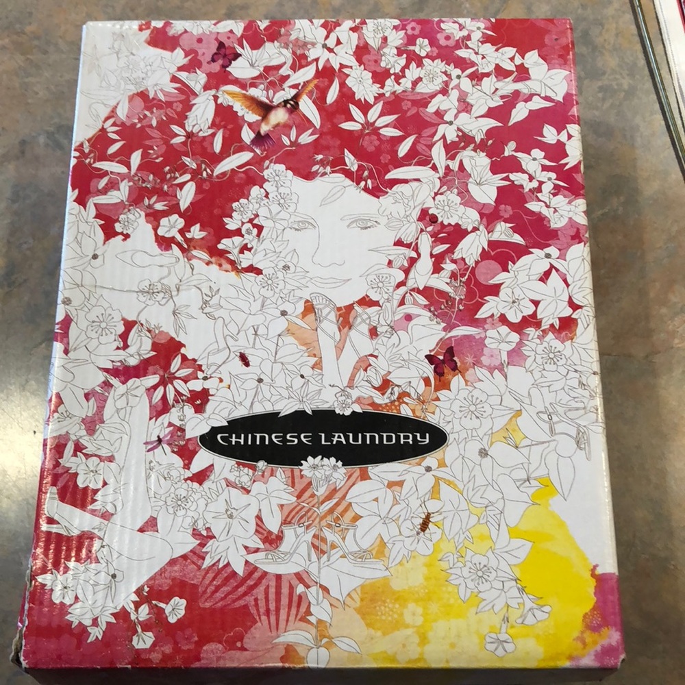 Black high hell pumps